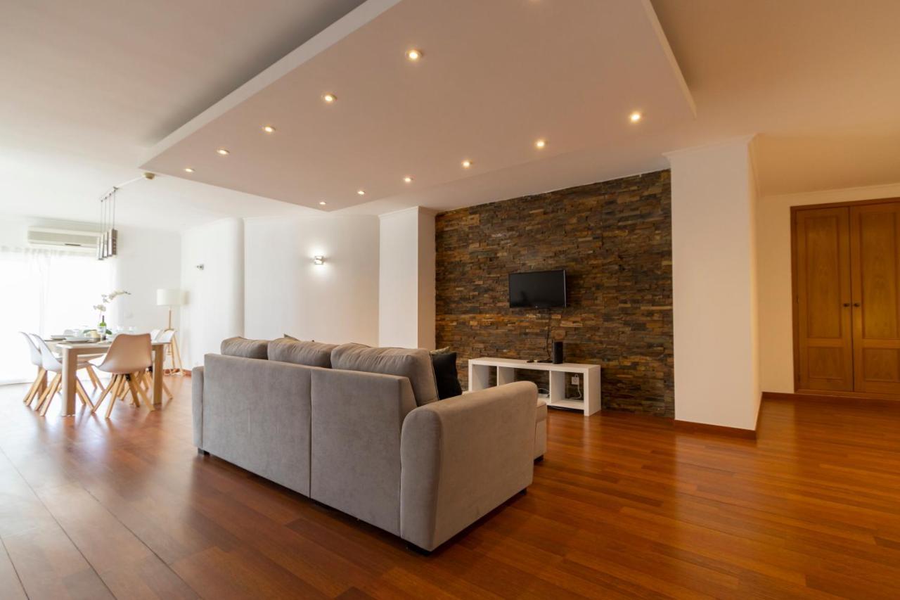 Spaceful Apartment In Albufeira Ngoại thất bức ảnh