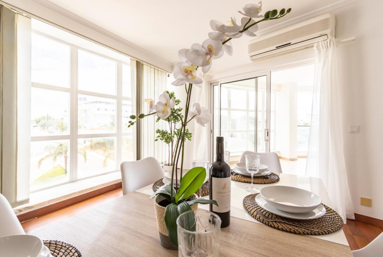Spaceful Apartment In Albufeira Ngoại thất bức ảnh
