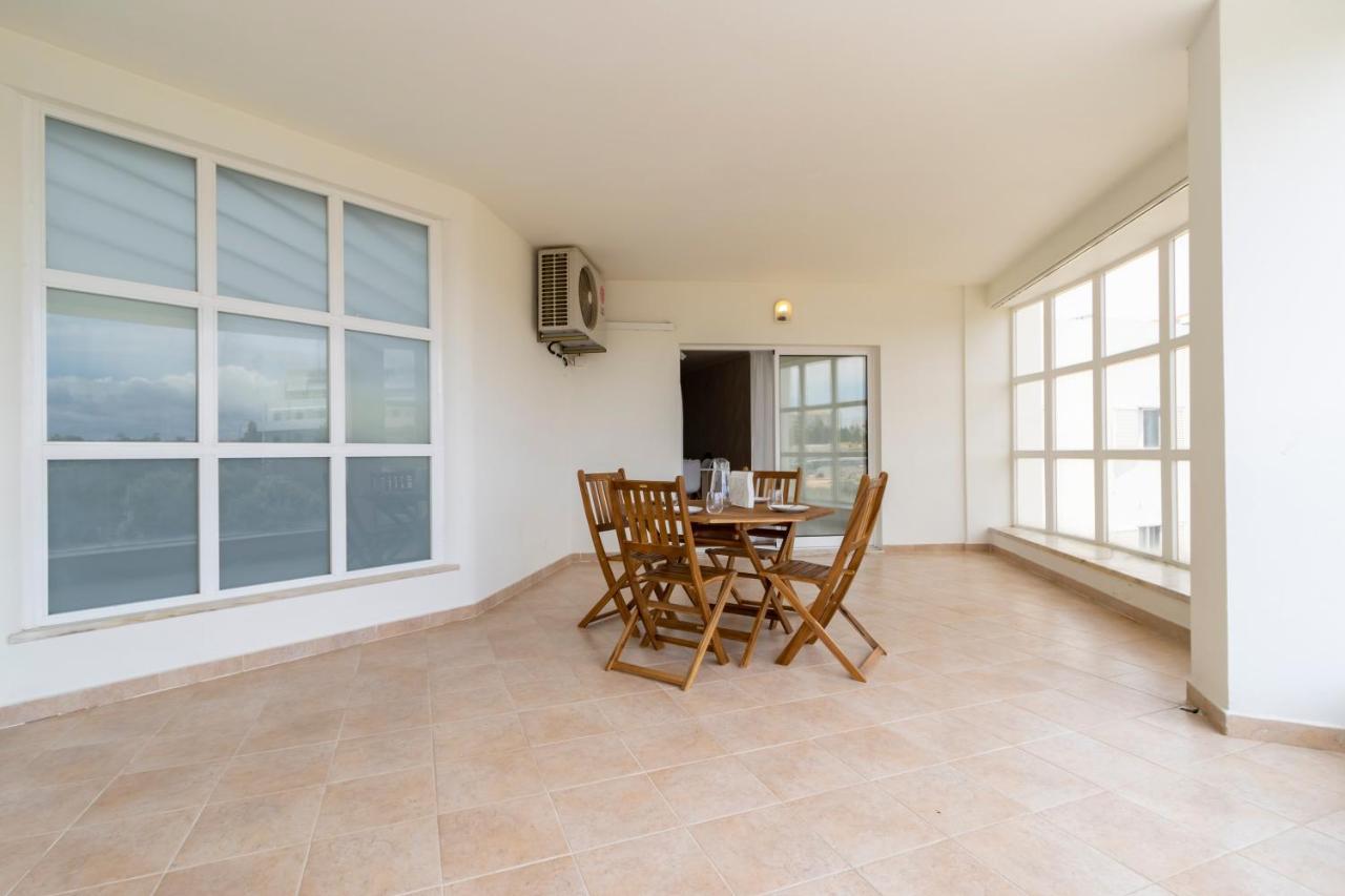 Spaceful Apartment In Albufeira Ngoại thất bức ảnh