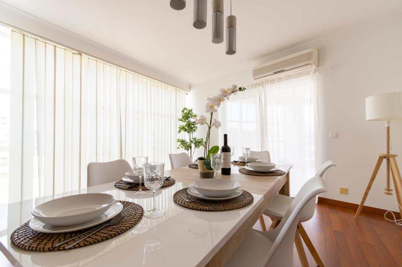 Spaceful Apartment In Albufeira Ngoại thất bức ảnh