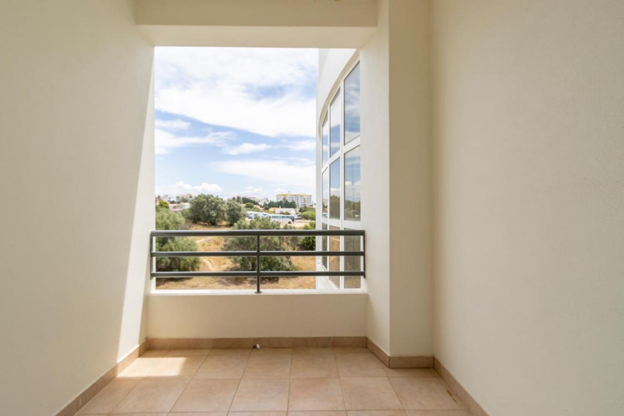 Spaceful Apartment In Albufeira Ngoại thất bức ảnh