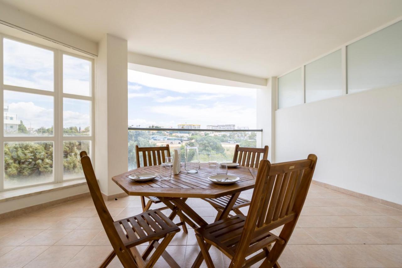 Spaceful Apartment In Albufeira Ngoại thất bức ảnh