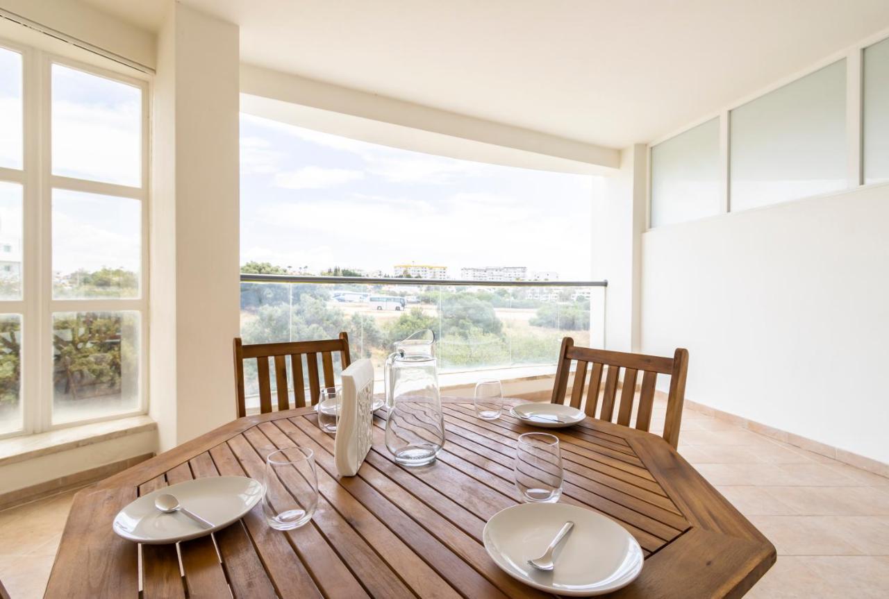 Spaceful Apartment In Albufeira Ngoại thất bức ảnh